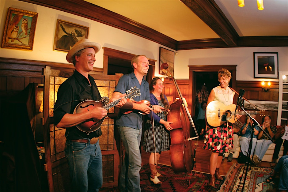 Foghorn Stringband