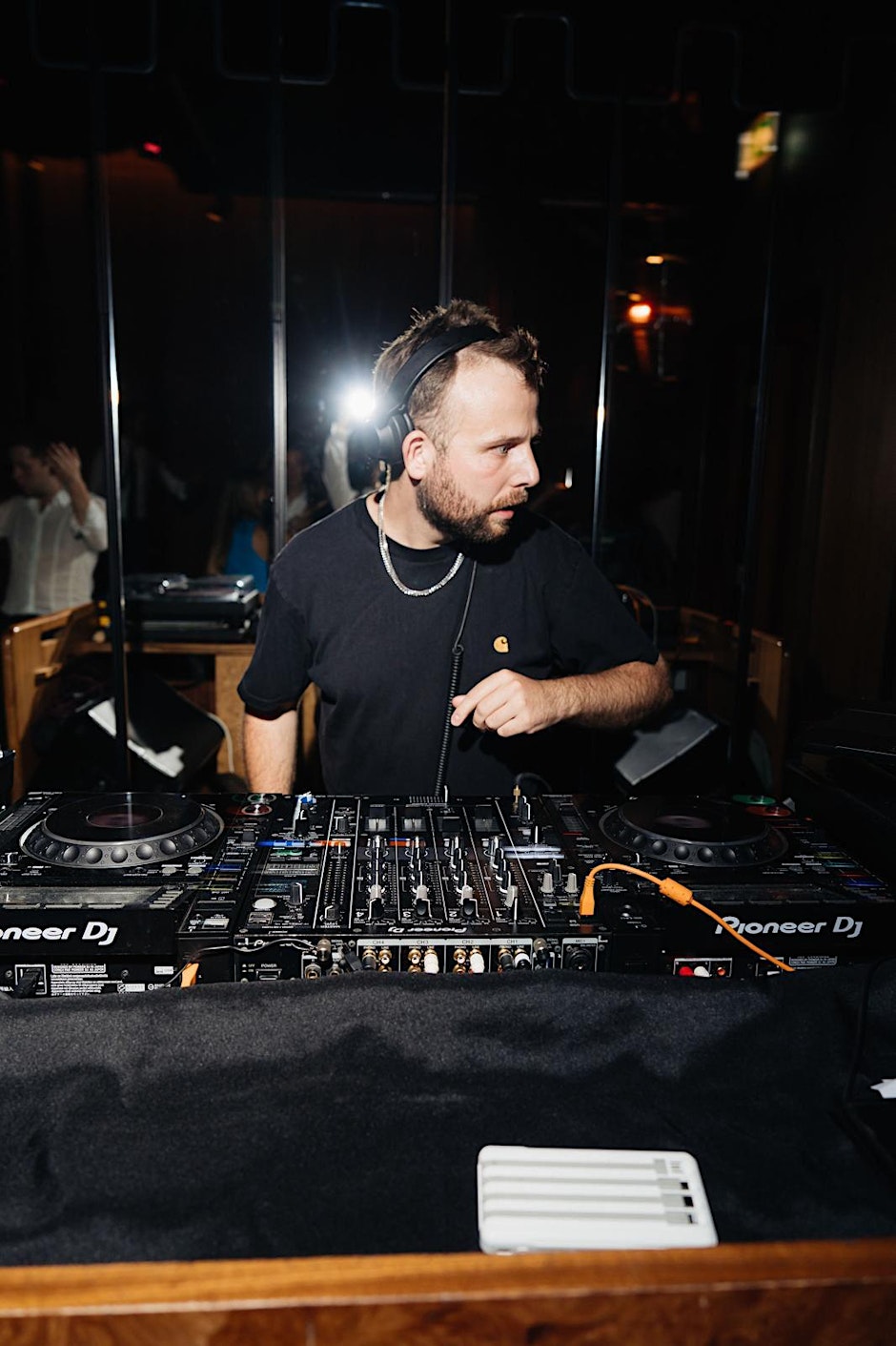 MAZ Performs at Long Bar, Sanderson