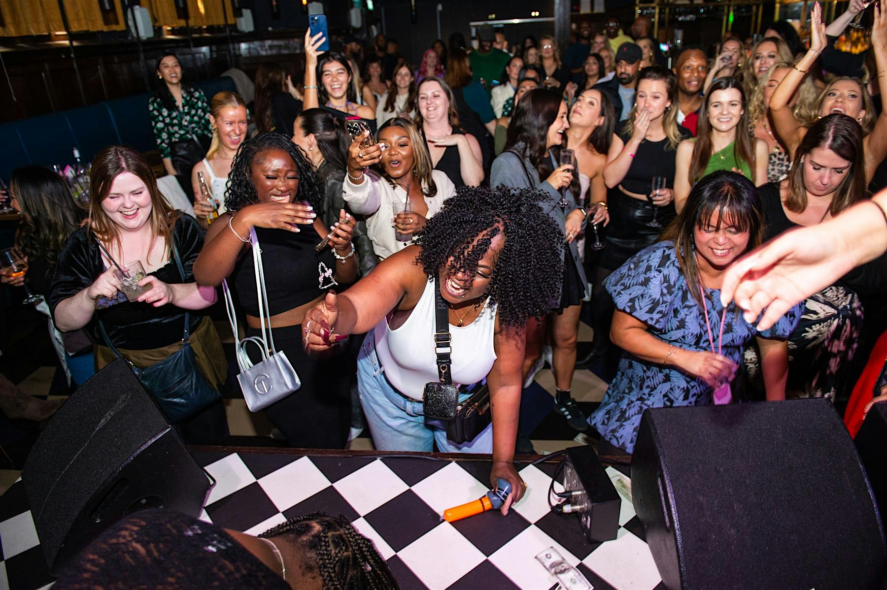 R'N'BRUNCH ™ PARTY - BOTTOMLESS