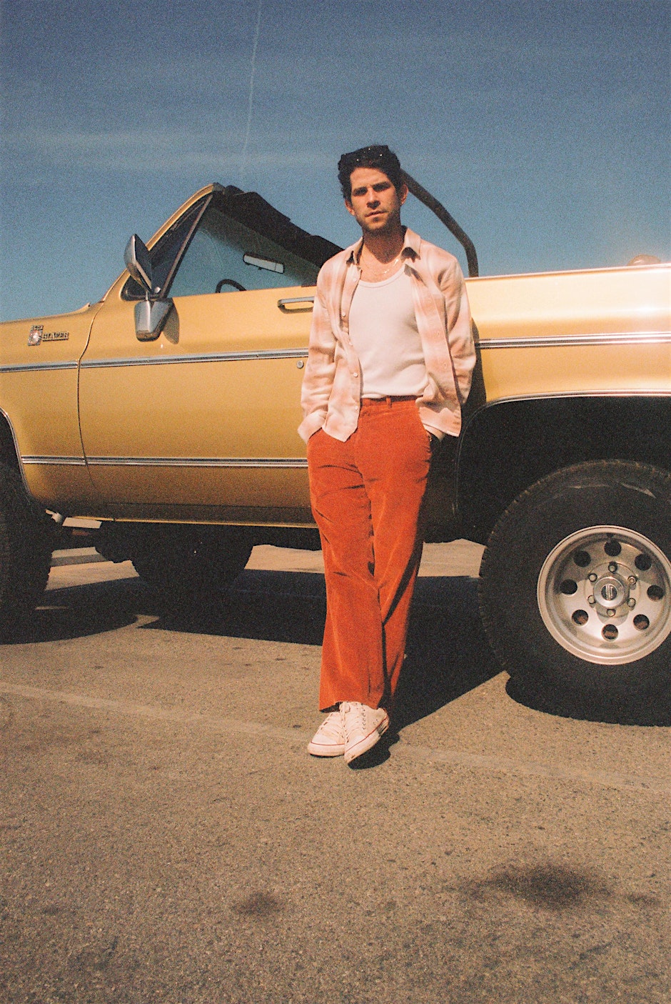 Surfer Girl - Skydiving Tour  with Doublecamp, Dylan Cotrone