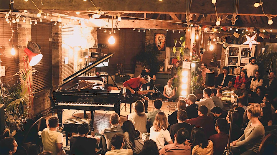The Spotlight Lounge | Live Music Showcase