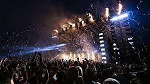 Viene a cantare a squarciagloa con il tuo cantante preferito