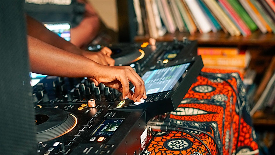 Wi De: Open Decks Night at the Africa Centre